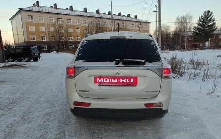 Mitsubishi Outlander III рестайлинг 3, 2013 год, 1 500 000 рублей, 6 фотография