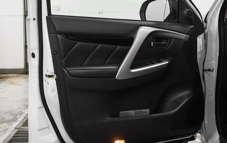 Mitsubishi Pajero Sport III рестайлинг, 2018 год, 3 300 000 рублей, 14 фотография