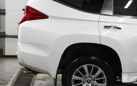 Mitsubishi Pajero Sport III рестайлинг, 2018 год, 3 300 000 рублей, 10 фотография