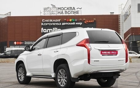 Mitsubishi Pajero Sport III рестайлинг, 2018 год, 3 300 000 рублей, 4 фотография