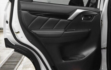 Mitsubishi Pajero Sport III рестайлинг, 2018 год, 3 300 000 рублей, 18 фотография