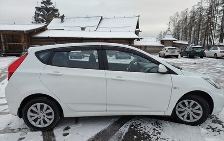 Hyundai Solaris II рестайлинг, 2011 год, 579 000 рублей, 4 фотография