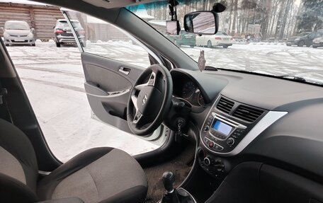 Hyundai Solaris II рестайлинг, 2011 год, 579 000 рублей, 11 фотография