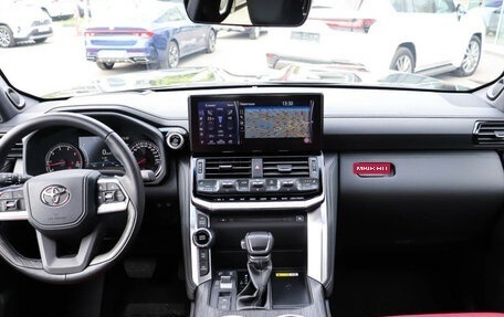 Toyota Land Cruiser, 2024 год, 15 490 000 рублей, 15 фотография