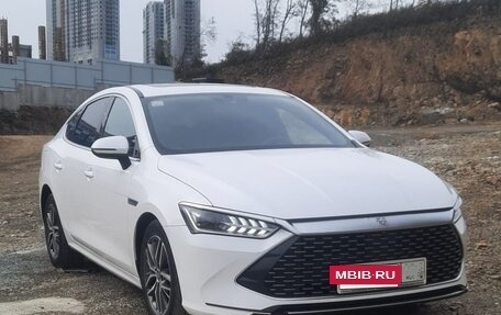 BYD Qin, 2021 год, 1 800 000 рублей, 2 фотография