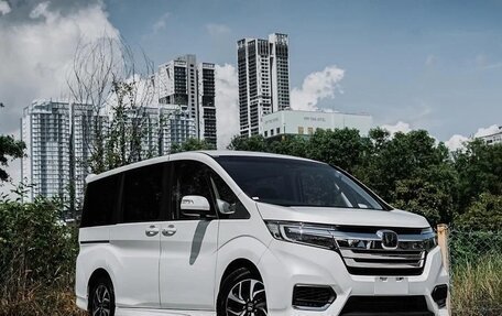 Honda Stepwgn IV, 2021 год, 2 000 000 рублей, 1 фотография