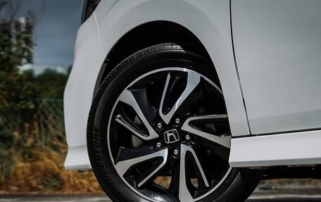 Honda Stepwgn IV, 2021 год, 2 000 000 рублей, 5 фотография