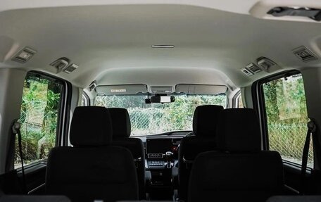 Honda Stepwgn IV, 2021 год, 2 000 000 рублей, 14 фотография