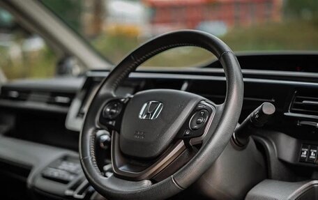 Honda Stepwgn IV, 2021 год, 2 000 000 рублей, 6 фотография