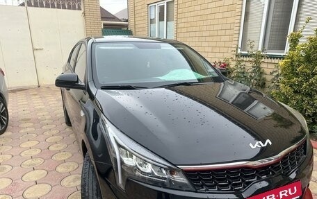 KIA Rio IV, 2022 год, 1 550 000 рублей, 1 фотография