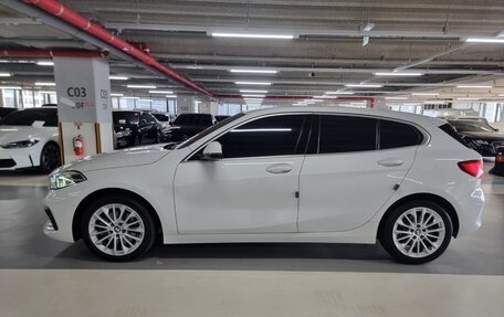 BMW 1 серия, 2021 год, 2 700 000 рублей, 4 фотография