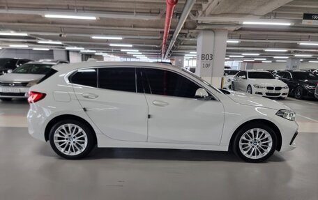 BMW 1 серия, 2021 год, 2 700 000 рублей, 5 фотография