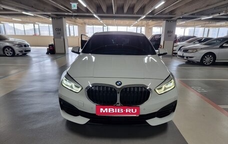 BMW 1 серия, 2021 год, 2 700 000 рублей, 2 фотография