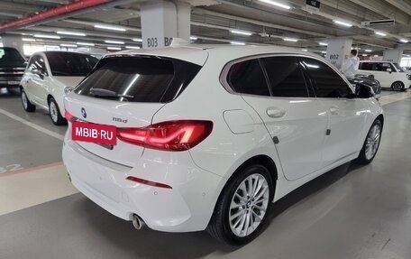 BMW 1 серия, 2021 год, 2 700 000 рублей, 7 фотография