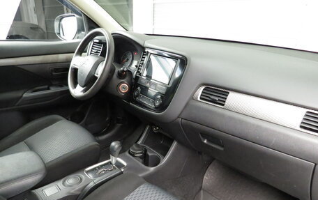 Mitsubishi Outlander III рестайлинг 3, 2014 год, 1 295 000 рублей, 5 фотография