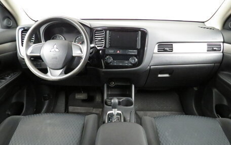 Mitsubishi Outlander III рестайлинг 3, 2014 год, 1 295 000 рублей, 7 фотография