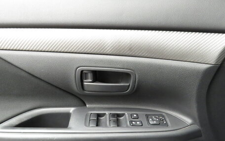 Mitsubishi Outlander III рестайлинг 3, 2014 год, 1 295 000 рублей, 8 фотография