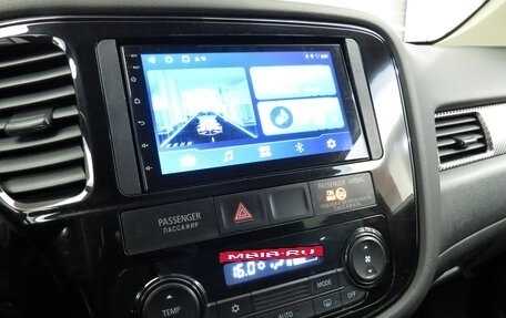 Mitsubishi Outlander III рестайлинг 3, 2014 год, 1 295 000 рублей, 10 фотография