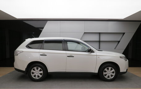Mitsubishi Outlander III рестайлинг 3, 2014 год, 1 295 000 рублей, 16 фотография