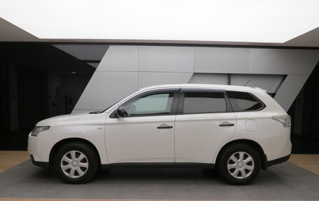 Mitsubishi Outlander III рестайлинг 3, 2014 год, 1 295 000 рублей, 17 фотография