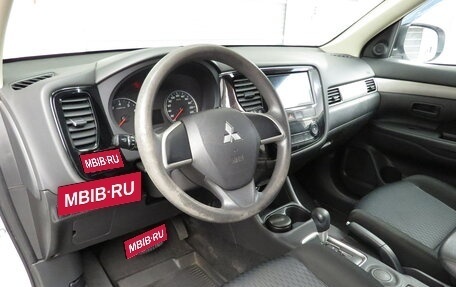 Mitsubishi Outlander III рестайлинг 3, 2014 год, 1 295 000 рублей, 6 фотография