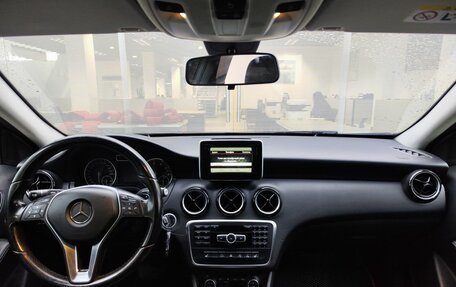 Mercedes-Benz A-Класс, 2015 год, 1 399 000 рублей, 14 фотография