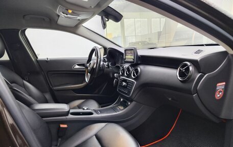 Mercedes-Benz A-Класс, 2015 год, 1 399 000 рублей, 11 фотография