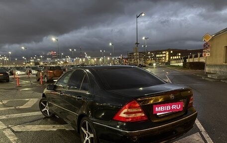 Mercedes-Benz C-Класс, 2004 год, 450 000 рублей, 3 фотография