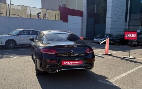 Mercedes-Benz C-Класс, 2019 год, 3 900 000 рублей, 4 фотография