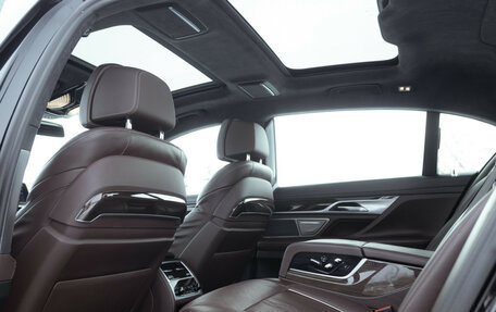 BMW 7 серия, 2019 год, 5 799 700 рублей, 17 фотография