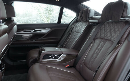 BMW 7 серия, 2019 год, 5 799 700 рублей, 16 фотография