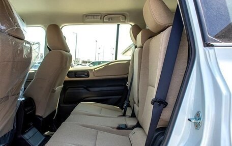 Toyota Land Cruiser Prado, 2024 год, 8 100 000 рублей, 13 фотография