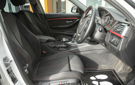 BMW 3 серия, 2017 год, 1 645 000 рублей, 11 фотография