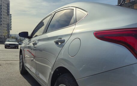 Hyundai Solaris II рестайлинг, 2017 год, 1 300 000 рублей, 3 фотография