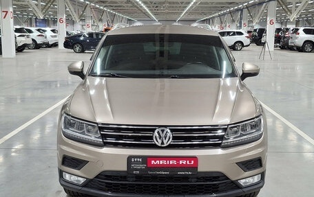 Volkswagen Tiguan II, 2017 год, 2 199 000 рублей, 2 фотография