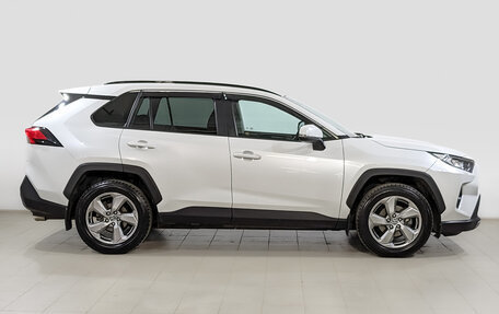 Toyota RAV4, 2021 год, 3 740 000 рублей, 4 фотография