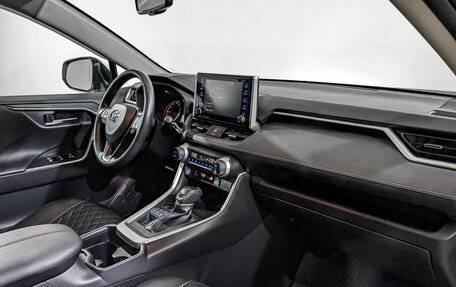 Toyota RAV4, 2021 год, 3 740 000 рублей, 13 фотография