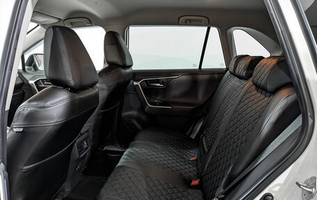 Toyota RAV4, 2021 год, 3 740 000 рублей, 18 фотография