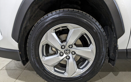 Toyota RAV4, 2021 год, 3 740 000 рублей, 12 фотография