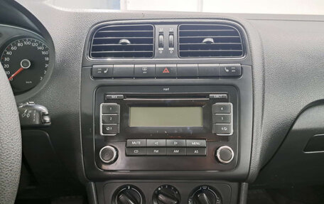 Volkswagen Polo VI (EU Market), 2011 год, 636 000 рублей, 18 фотография