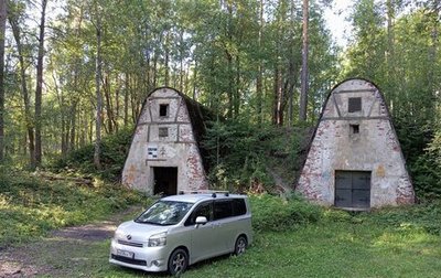 Toyota Voxy II, 2009 год, 1 250 000 рублей, 1 фотография