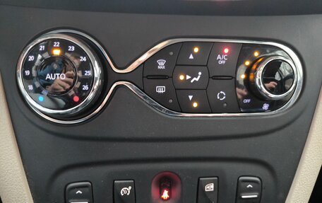 Renault Logan II, 2015 год, 725 000 рублей, 9 фотография