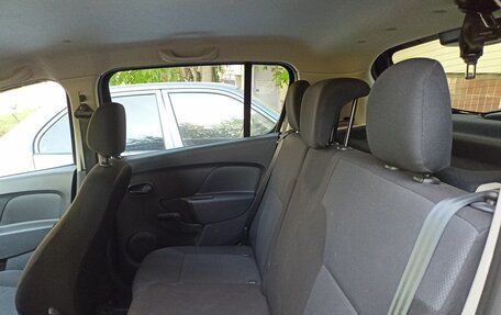 Renault Sandero II рестайлинг, 2015 год, 845 000 рублей, 11 фотография