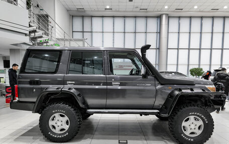 Toyota Land Cruiser 70, 2017 год, 7 350 000 рублей, 8 фотография