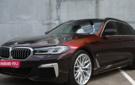 BMW 5 серия, 2021 год, 5 800 000 рублей, 4 фотография