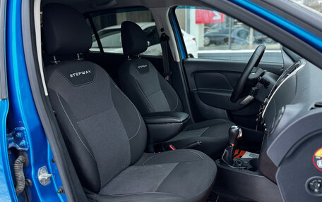 Renault Logan II, 2019 год, 1 039 000 рублей, 14 фотография