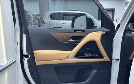 Lexus LX, 2022 год, 14 100 077 рублей, 9 фотография