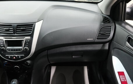 Hyundai Solaris II рестайлинг, 2015 год, 979 000 рублей, 17 фотография