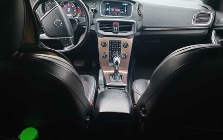 Volvo V40 Cross Country I, 2016 год, 1 400 000 рублей, 5 фотография