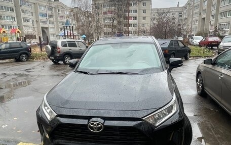 Toyota RAV4, 2021 год, 3 000 000 рублей, 1 фотография